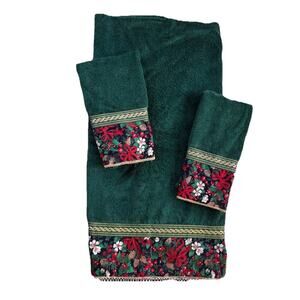Vintage Christmas Bathroom Towel Set 3 Embroidered Holly Flowers Green 80's